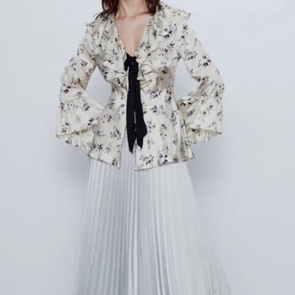 Zara floral Lace Satin Blouse with ruffle sleeves size Medium - Picture 1 of 13